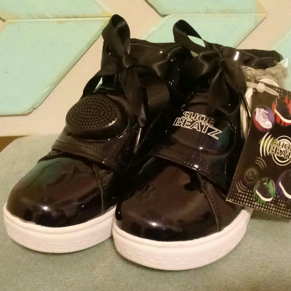 bluetooth tennis shoes